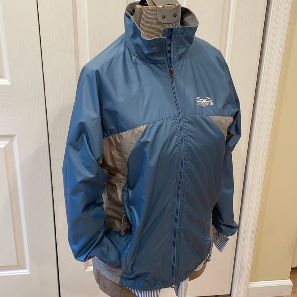Patagonia vintage blue/gray fleece lined full zip lightweight jacket